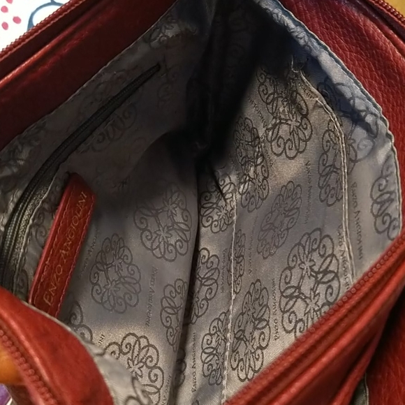Enzio Angiolini crossbody bag in maroon color - Picture 7 of 8